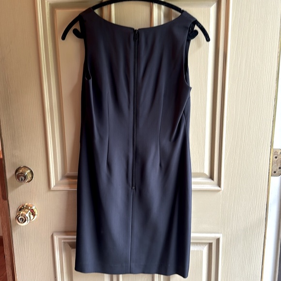 Ann Taylor size 4 petite silk black dress. Polyester lining. Back zipper - Picture 4 of 5